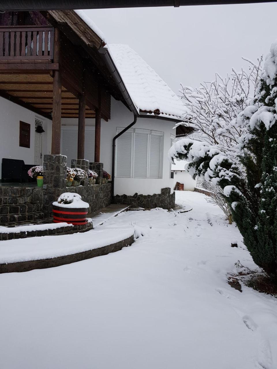 Villa Mira Mackat ภายนอก รูปภาพ